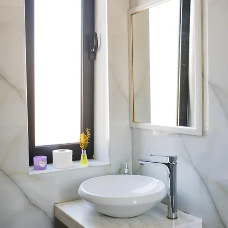 Apartamento Amel's Tirana
